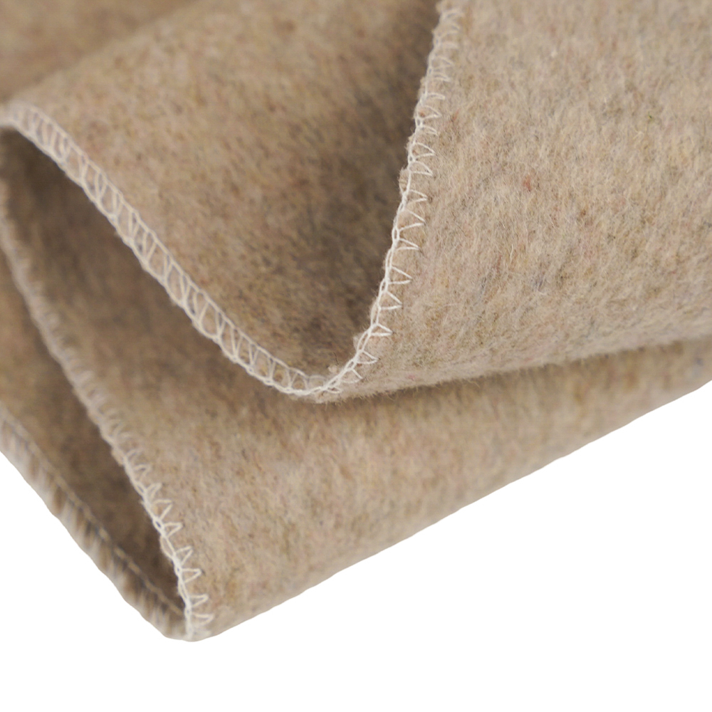 ขนสัตว์ 50% , โพลีเอสเตอร์ 40% , เส้นใยอื่นๆ 10%, 720 กรัม/เมตร, สีถั่วบด, ผ้าขนสัตว์สองหน้าแบบหนา, ML-0124-4382-1