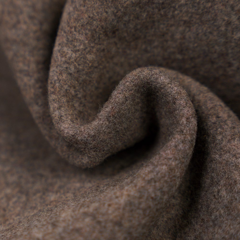 ผ้าขนสัตว์ 70%, แคชเมียร์ 10%, โพลีเอสเตอร์ 10%, เส้นใยอื่นๆ 10%, 670 กรัม/เมตร, กาแฟผสม, ผ้าเมลตัน, ML-232270-670