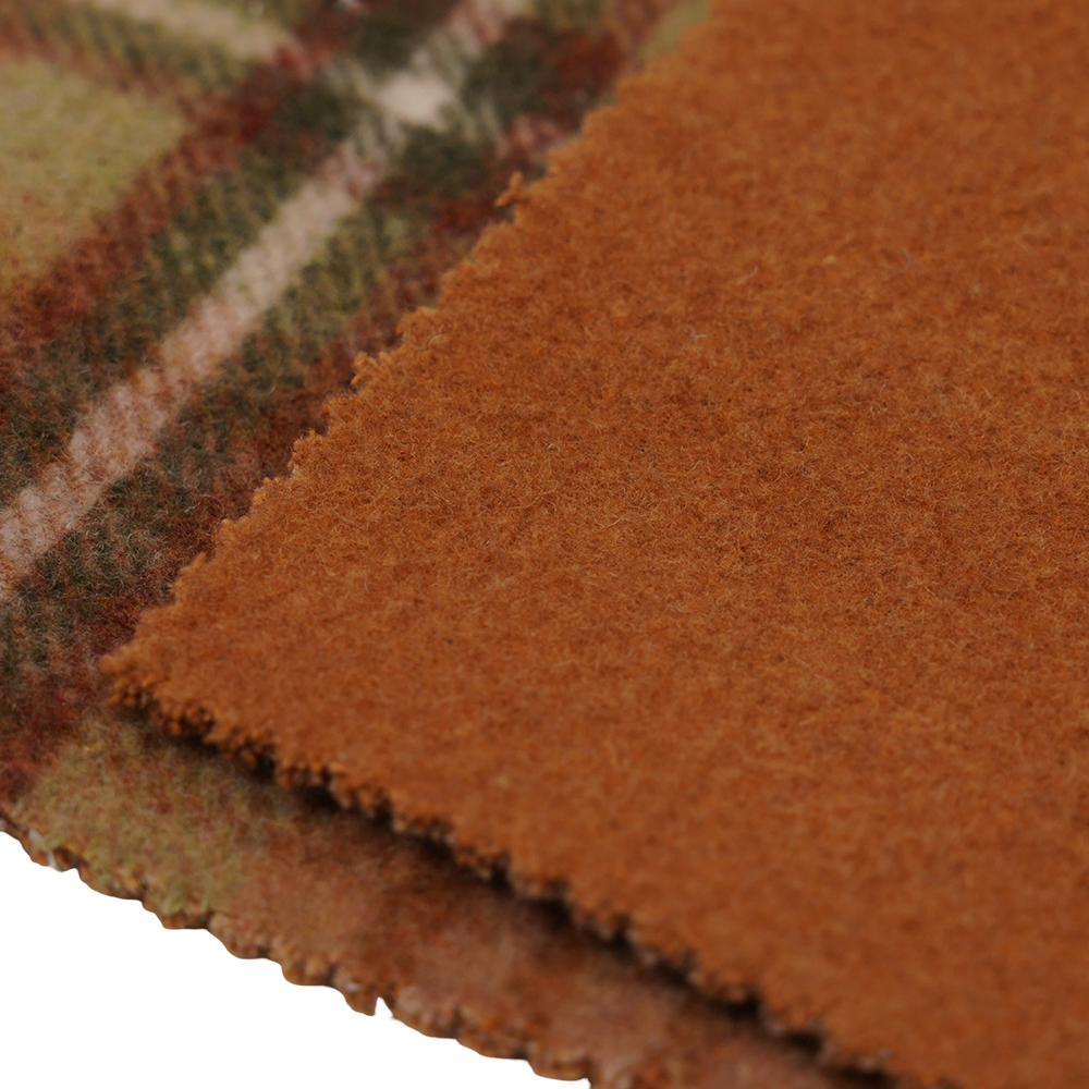 ขนสัตว์ 50%, โพลีเอสเตอร์ 40%, เส้นใยอื่นๆ 10%, 860G/M, ลายตารางสีน้ำตาลและสีเหลือง, ผ้ากำมะหยี่, ML-062142104